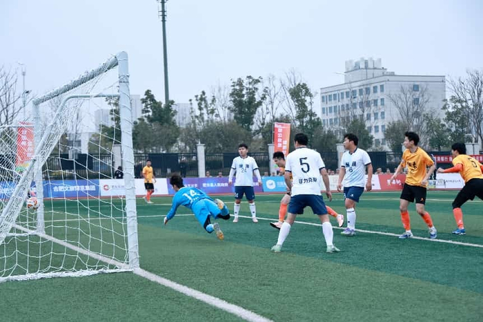 乐鱼体育官网-合肥城市足球联赛肥东主场首战激情开赛|肥东队|巢湖|体育场|比赛|球员_新浪体育_新浪新闻